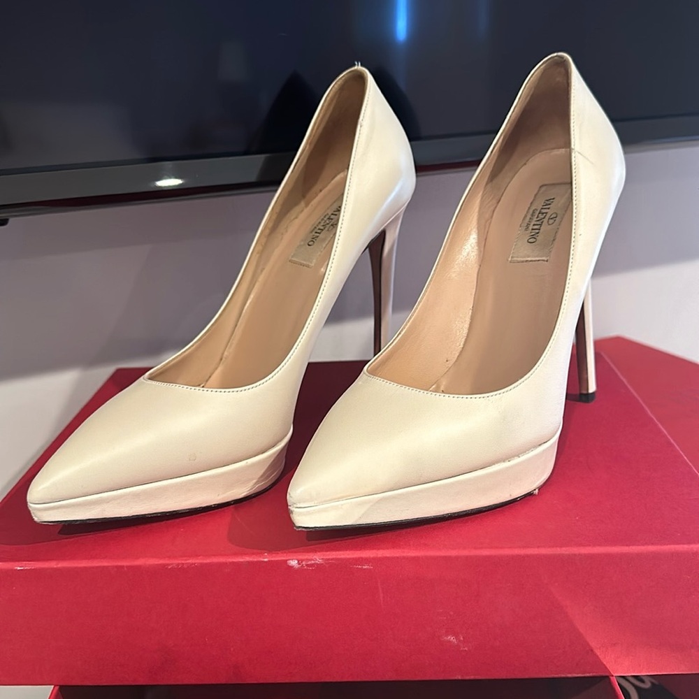 Valentino bone pumps 37.5